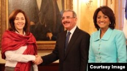 El presidente dominicano, Danilo Medina con Mariela Castro.