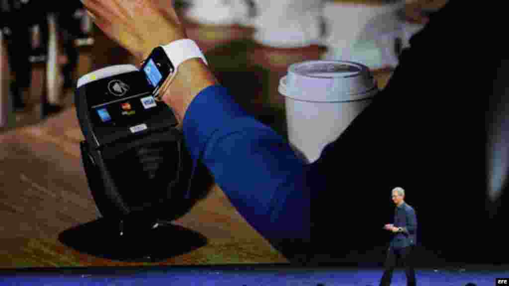 l director ejecutivo de Apple, Tim Cook, habla durante el evento de lanzamiento de dispositivos Apple en el Centro Flint de Artes Escénicas en Cupertino, California.