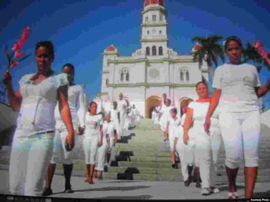 Damas de Blanco en el Santuario del Cobre 