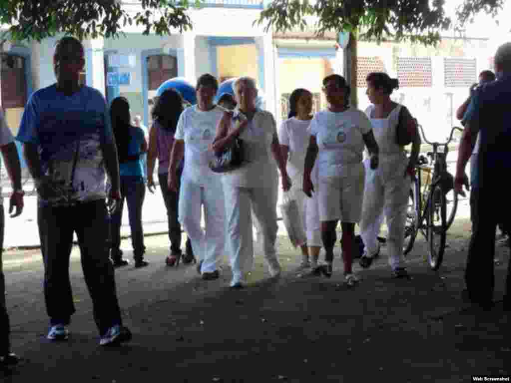 Imágenes de las detenciones a activistas de derechos humanos en Colón publicadas por @ivanlibre 